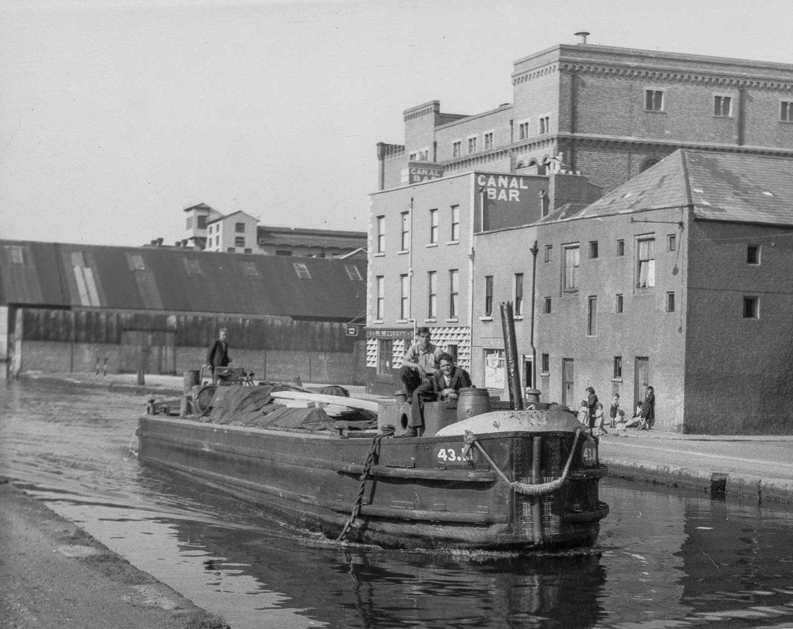 CIÉ Canal Barge